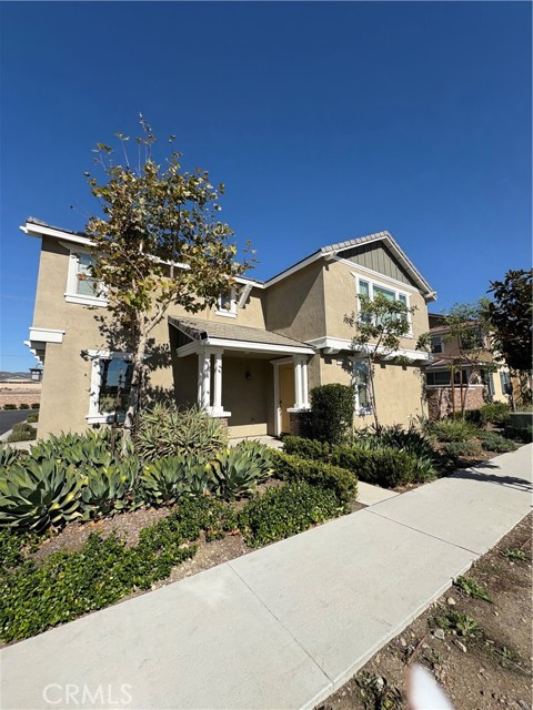 Detail Gallery Image 2 of 3 For 16540 Monteviejo, Fontana,  CA 92336 - 3 Beds | 2/1 Baths