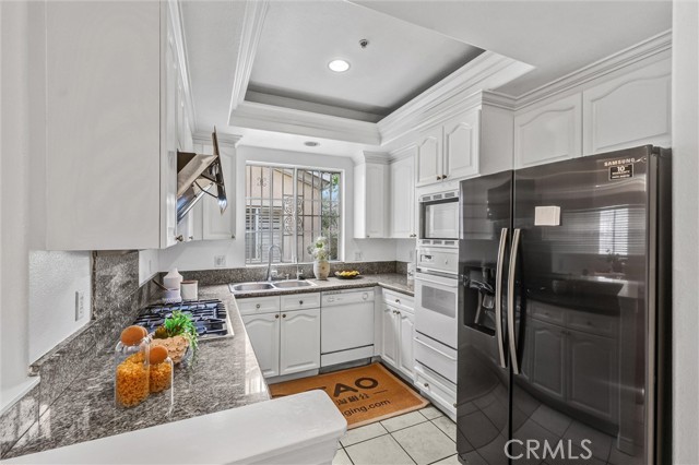 Detail Gallery Image 12 of 32 For 201 N Lincoln, Monterey Park,  CA 91755 - 4 Beds | 4 Baths