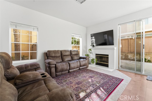 Detail Gallery Image 8 of 32 For 4933 Santo, Oak Park,  CA 91377 - 3 Beds | 2/1 Baths