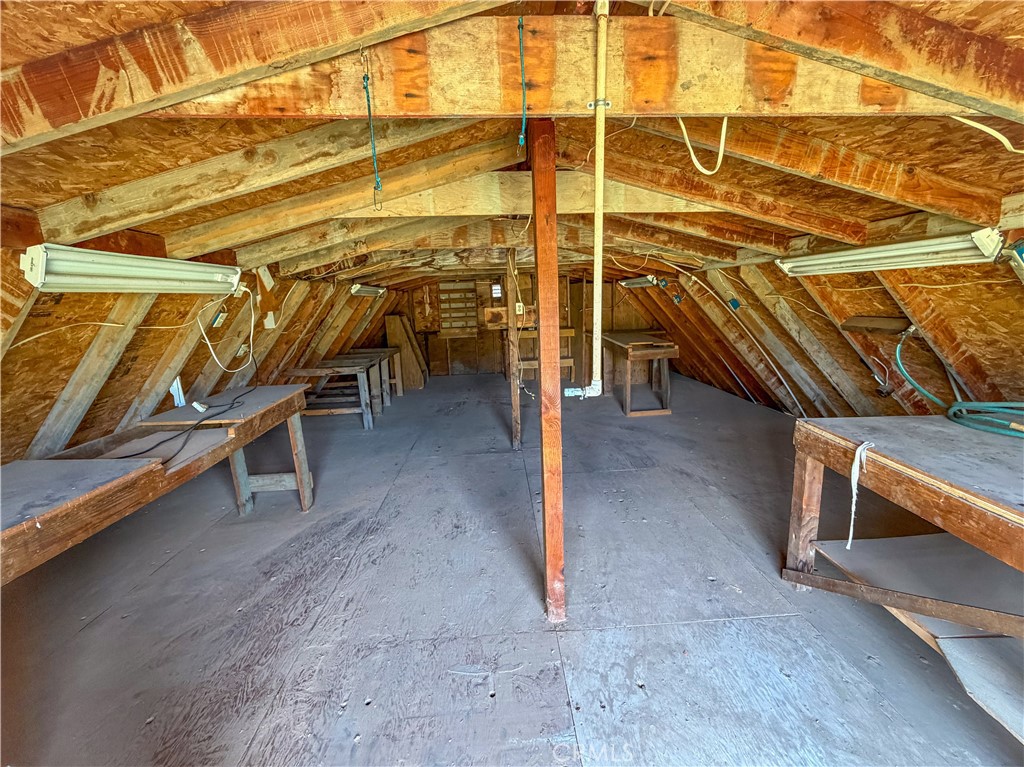 https://media.crmls.org/medias/83ca6f20-e560-4e96-bbb2-d46c13d5b29c.jpg?preset=X-Large