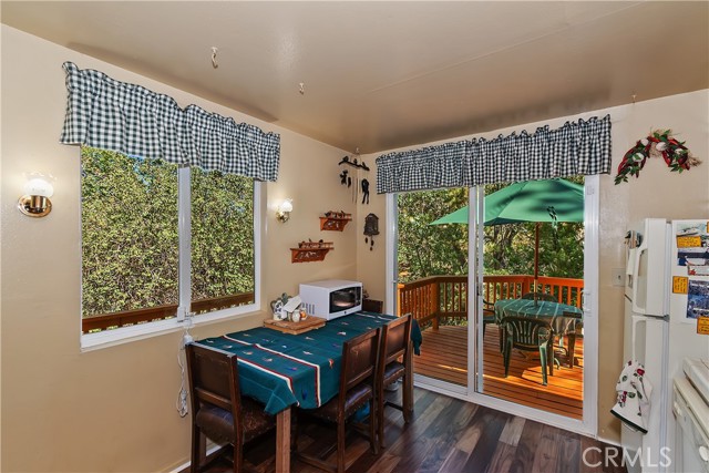Detail Gallery Image 14 of 28 For 830 Villa Grove Ave, Big Bear Lake,  CA 92315 - 2 Beds | 1 Baths