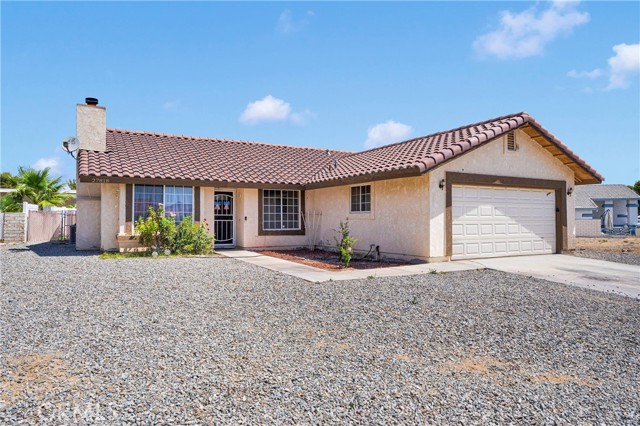 27818 Hummingbird Lane, Helendale CA: https://media.crmls.org/medias/83cbc280-df82-4b55-8f22-a3a234c29b1e.jpg