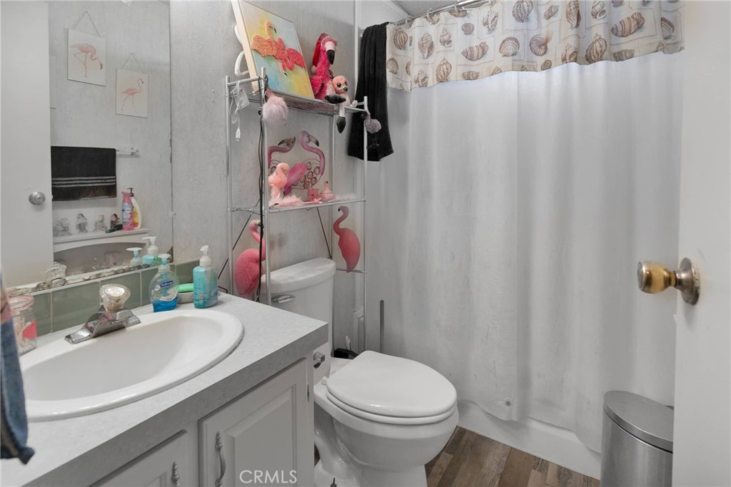 https://media.crmls.org/medias/83cd292b-967b-4b57-a023-5fbd92bc925a.jpg?preset=X-Large