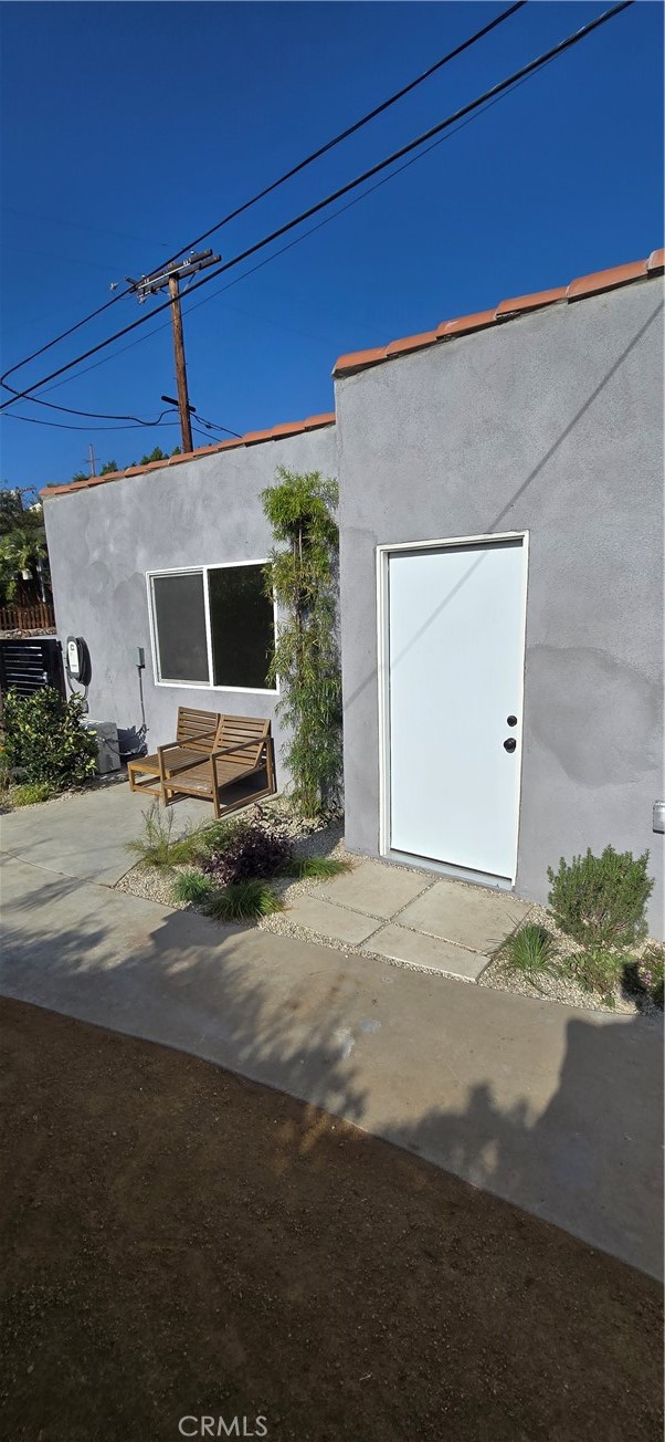 Detail Gallery Image 2 of 21 For 2756 Locksley, Los Angeles,  CA 90039 - 1 Beds | 1 Baths