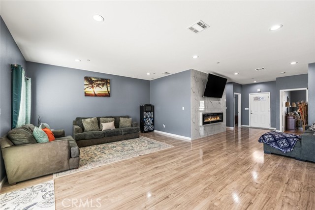 Detail Gallery Image 16 of 57 For 10588 Peach Ave, California City,  CA 93505 - 4 Beds | 2/1 Baths