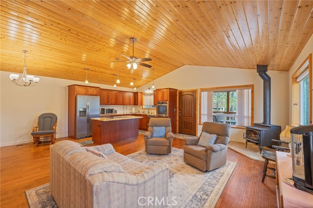Detail Gallery Image 7 of 67 For 37745 Marina View, Bass Lake,  CA 93604 - 3 Beds | 2 Baths