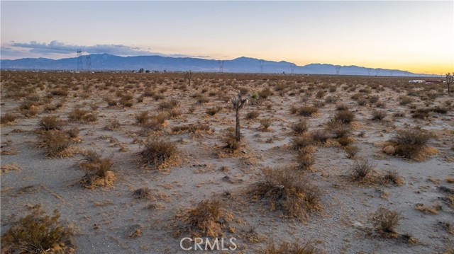 3 Sandstone Rd, Phelan CA: https://media.crmls.org/medias/83cdc0ea-10de-4787-bbb1-38d5a870fbfa.jpg