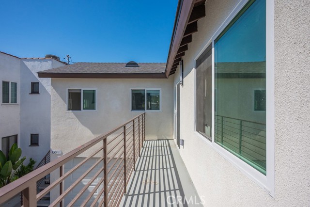 128 S Harper Avenue, Los Angeles CA: https://media.crmls.org/medias/83cdc44d-5da5-45ca-93f9-70a5ac443266.jpg