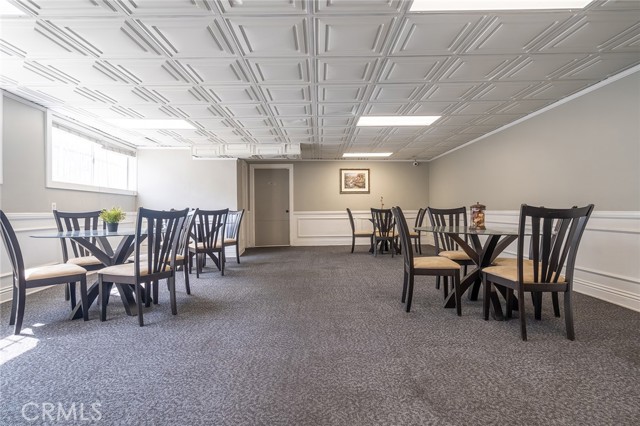 570 West Stocker Street, 303 photo 7