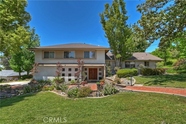 Detail Gallery Image 1 of 62 For 6600 Summit Dr, Highland,  CA 92346 - 4 Beds | 2/1 Baths