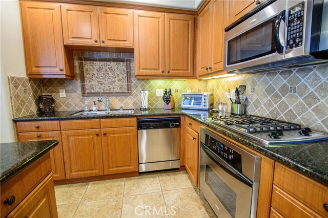 Detail Gallery Image 9 of 27 For 5404 W 149th Pl #13,  Hawthorne,  CA 90250 - 3 Beds | 2 Baths