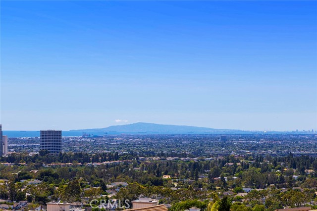 3 Harbor Ridge Drive, Newport Beach CA: https://media.crmls.org/medias/83d0aa06-b3ea-4344-96df-51459eac44f6.jpg