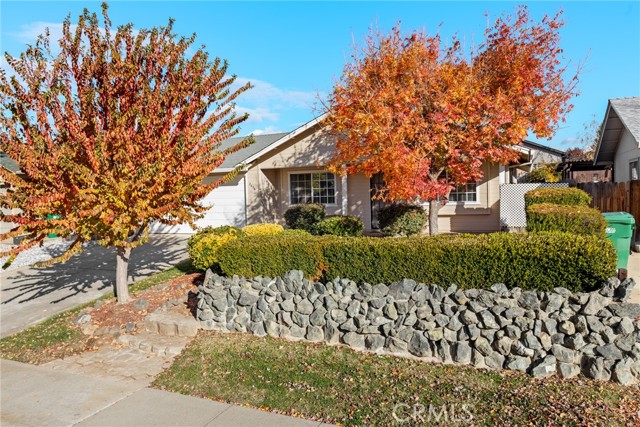 Detail Gallery Image 2 of 25 For 2636 Lobo Way, Chico,  CA 95973 - 3 Beds | 2 Baths