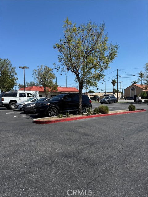 17480 Arrow Boulevard, Fontana CA: https://media.crmls.org/medias/83d1302c-c669-43da-8dd3-45bf208c51e7.jpg