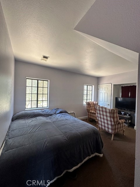 40570 Griffin Drive, Oakhurst CA: https://media.crmls.org/medias/83d14030-1ccf-4ff5-86d0-80ccc0765430.jpg