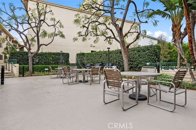 Detail Gallery Image 32 of 35 For 4501 Cedros #239,  Sherman Oaks,  CA 91403 - 2 Beds | 2 Baths