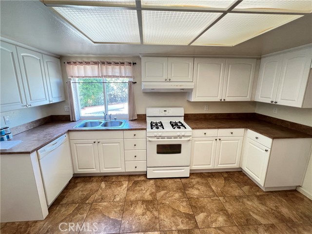 1205 N Piedmont Drive, Anaheim CA: https://media.crmls.org/medias/83d1a712-0495-4a32-9ccc-a0b05a632d14.jpg