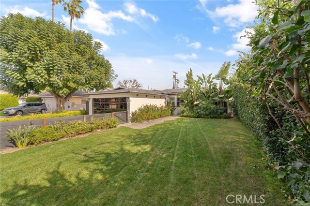 Detail Gallery Image 6 of 40 For 7316 Colbath, Van Nuys,  CA 91405 - 3 Beds | 3 Baths