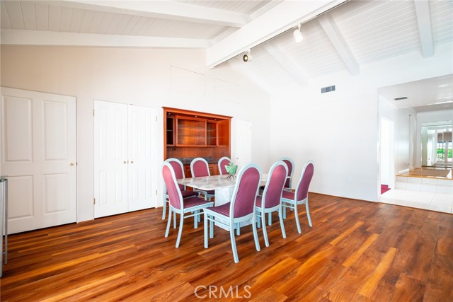 Detail Gallery Image 16 of 44 For 900 N California St, Burbank,  CA 91505 - 3 Beds | 2 Baths