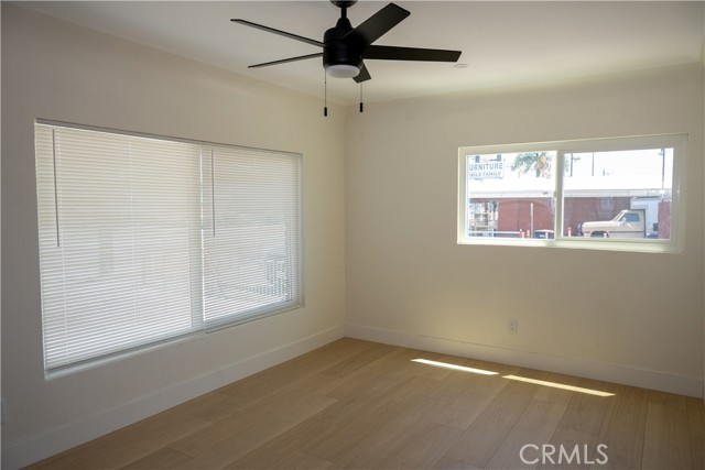 17221 Clark Avenue, Bellflower CA: https://media.crmls.org/medias/83d3f73a-b9c0-4f62-9d62-5d6f78be1a27.jpg