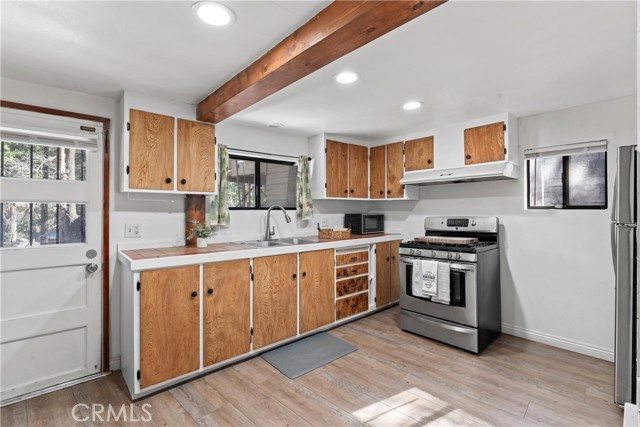 407 Dart Canyon Road, Crestline CA: https://media.crmls.org/medias/83d422e1-aa3c-4830-a962-d9f47973eb10.jpg