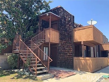 Detail Gallery Image 2 of 3 For 9020 Newport, Fontana,  CA 92335 - 2 Beds | 2 Baths