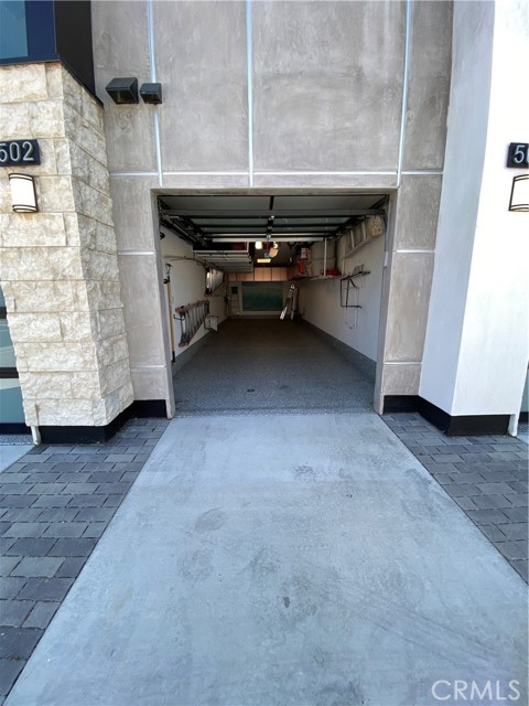 500 E Balboa Boulevard, Newport Beach CA: https://media.crmls.org/medias/83d442ba-e22b-49f0-86d6-cdbfec08d417.jpg