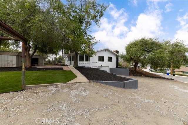 Detail Gallery Image 3 of 37 For 12449 6th, Yucaipa,  CA 92399 - 3 Beds | 2 Baths