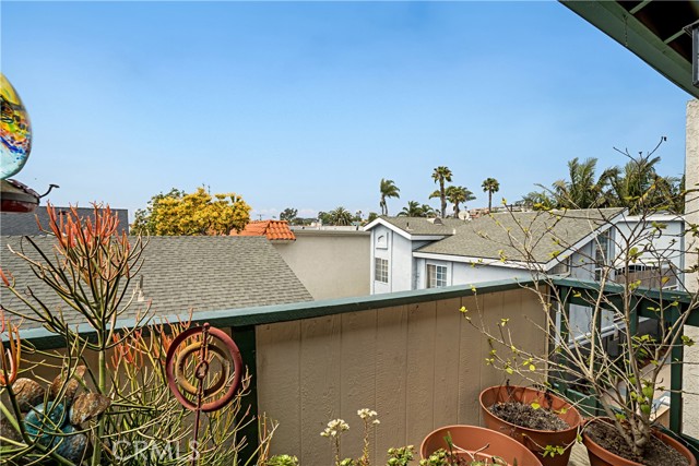 721 Irena Avenue, Redondo Beach, California 90277, 3 Bedrooms Bedrooms, ,2 BathroomsBathrooms,Residential,Sold,Irena,SB22099443