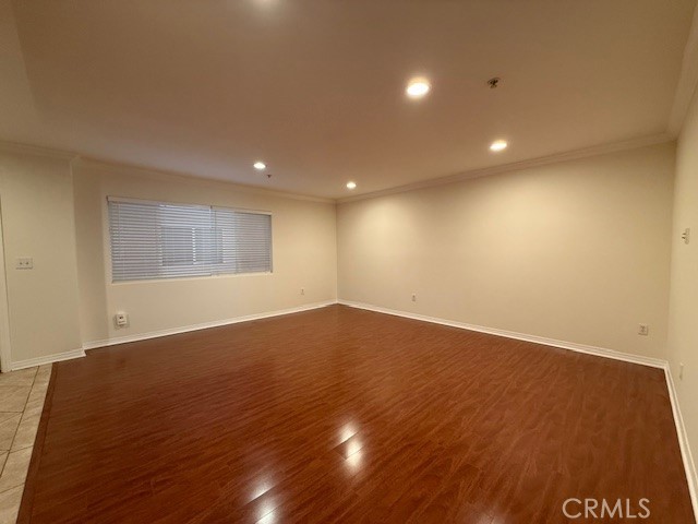 Detail Gallery Image 8 of 13 For 13525 Vanowen St #102,  Van Nuys,  CA 91405 - 3 Beds | 2 Baths