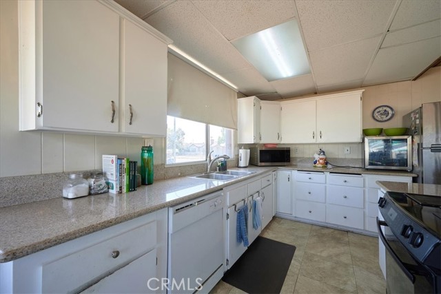 Detail Gallery Image 4 of 29 For 797 E Monterey Ave, Pomona,  CA 91767 - 3 Beds | 1 Baths