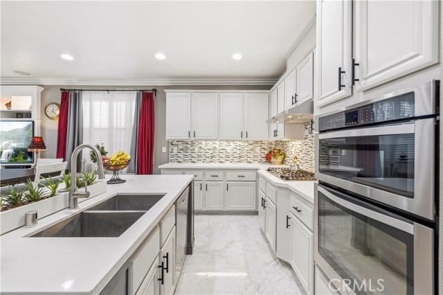 Detail Gallery Image 11 of 49 For 22029 Superior Ct, Saugus,  CA 91390 - 4 Beds | 2/1 Baths