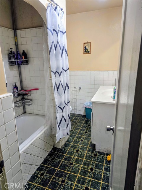 Detail Gallery Image 8 of 12 For 1926 W 84th St, Los Angeles,  CA 90047 - 2 Beds | 1 Baths