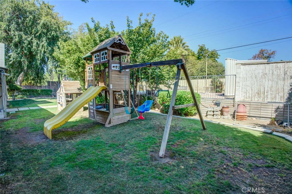 https://media.crmls.org/medias/83d60747-1542-493e-b56f-34d7ffaa2f3f.jpg?preset=X-Large