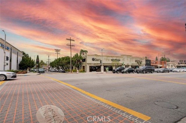  Commercial for Sale in Encino, California