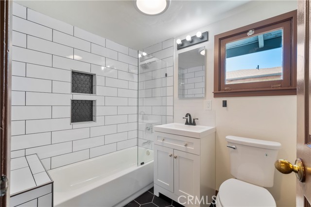 Detail Gallery Image 13 of 26 For 881 W Upland, San Pedro,  CA 90731 - 3 Beds | 1/1 Baths