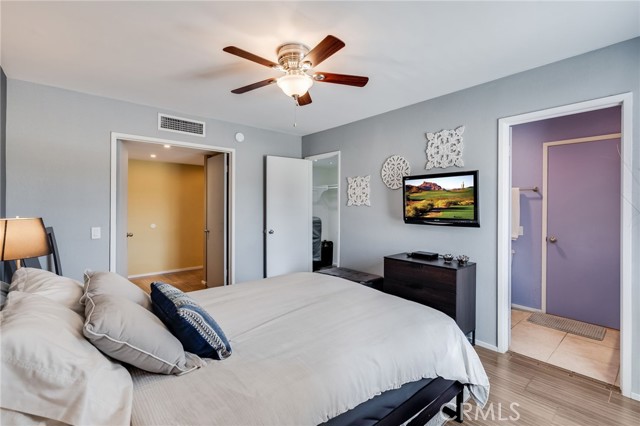 Detail Gallery Image 3 of 42 For 1411 N Sunrise Way #18,  Palm Springs,  CA 92262 - 2 Beds | 2 Baths