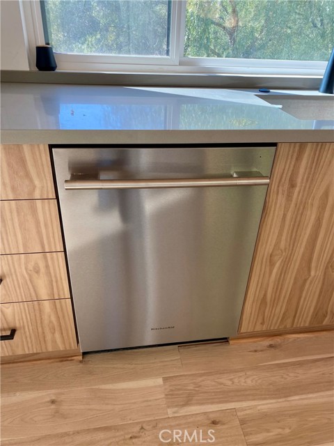 Detail Gallery Image 7 of 11 For 9552 Ventura Way, Chatsworth,  CA 91311 - 2 Beds | 2 Baths