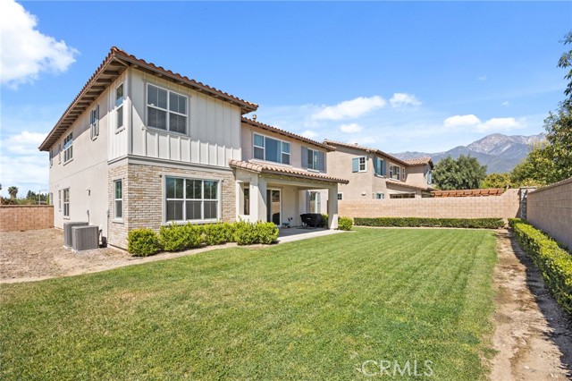10095 Goldenrod Ct., Rancho Cucamonga CA: https://media.crmls.org/medias/83d881f9-ce36-4d6e-af2c-b9ebe04e719f.jpg