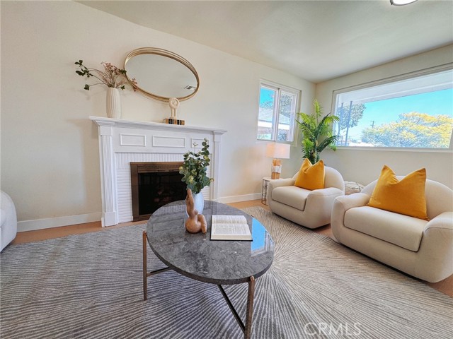 Detail Gallery Image 3 of 11 For 8633 Cimarron St, Los Angeles,  CA 90047 - 4 Beds | 3 Baths