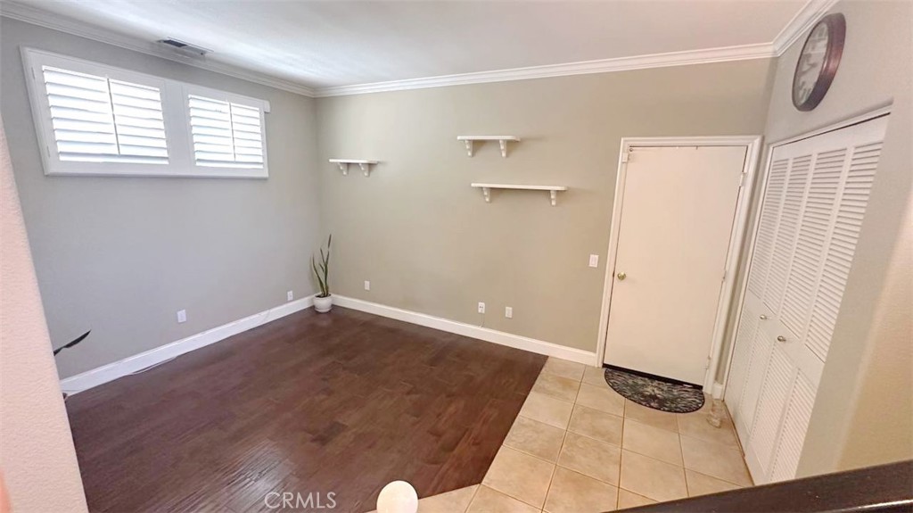 https://media.crmls.org/medias/83d9f250-57e4-4522-b760-1723c09e9a4f.jpg?preset=X-Large