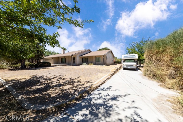 14734 Melbourne Avenue, Hesperia CA: https://media.crmls.org/medias/83dacdad-f015-4b36-9b1e-1c7a58f50824.jpg
