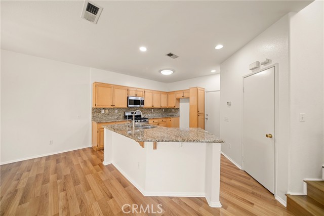 Detail Gallery Image 13 of 53 For 594 Yarrow Dr, Simi Valley,  CA 93065 - 3 Beds | 2/1 Baths