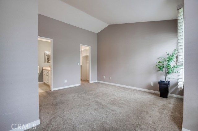 253 Gallery Way, Tustin CA: https://media.crmls.org/medias/83dc2a91-221a-40d0-8b06-4a6503e93fc1.jpg