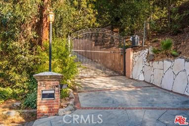 3540 N Knoll Drive, Los Angeles CA: https://media.crmls.org/medias/83dc3191-86a9-4360-bb9f-7c3fbbb62330.jpg