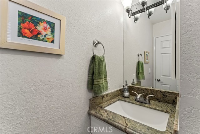Detail Gallery Image 12 of 33 For 809 E Victoria Ct, Lake Arrowhead,  CA 92352 - 2 Beds | 1/1 Baths
