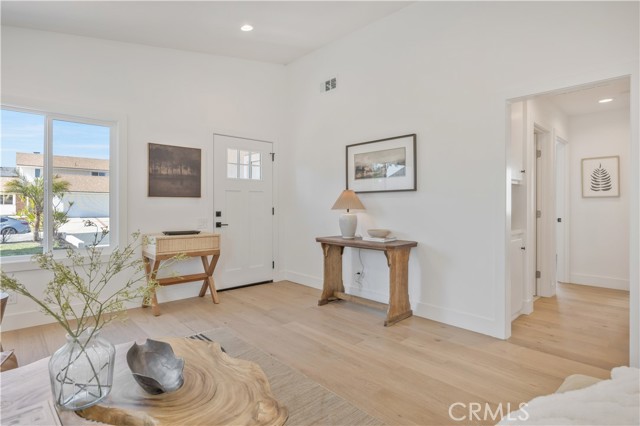 24166 Fortune Drive, Lake Forest CA: https://media.crmls.org/medias/83dd1bd1-e66b-4b09-ae8f-efcf103e1ca1.jpg