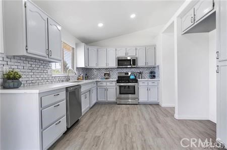 Detail Gallery Image 7 of 23 For 8951 Grapefruit Ave, Hesperia,  CA 92345 - 3 Beds | 2 Baths