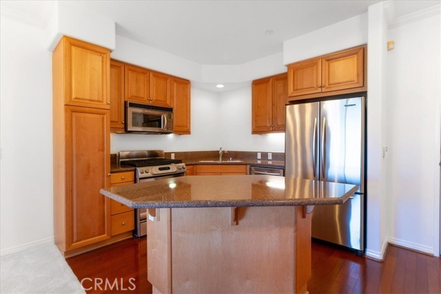 Detail Gallery Image 6 of 41 For 21345 Hawthorne #217,  Torrance,  CA 90503 - 1 Beds | 1 Baths