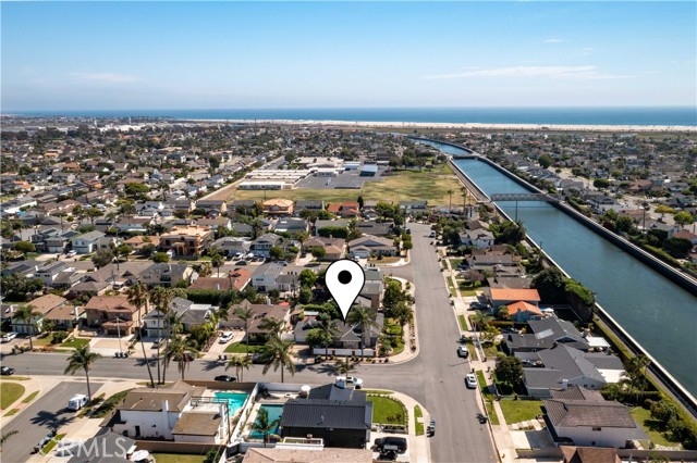 21682 Impala Lane, Huntington Beach CA: https://media.crmls.org/medias/83df82bf-b6d9-438c-8d38-52c8663b19fe.jpg